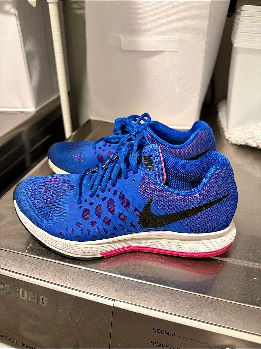 Nike Air Zoom Pegasus 32 Blue & Pink Athletic Shoes